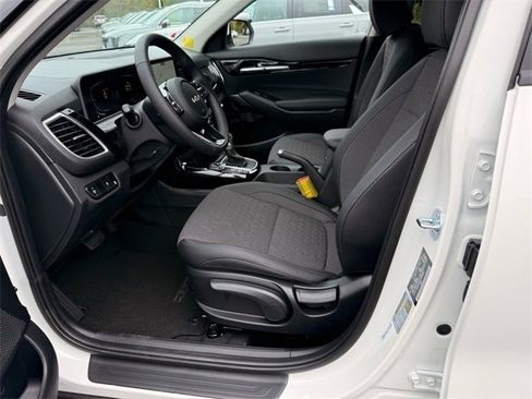 New 2026 Kia Seltos S image 8