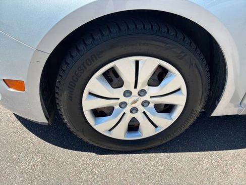 Used 2016 Chevrolet Cruze LS FWD image 8