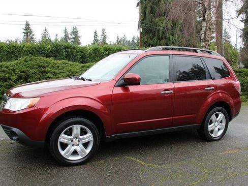 Used 2010 Subaru Forester 2.5X Premium w/ Popular Equipment Group 5B image 1