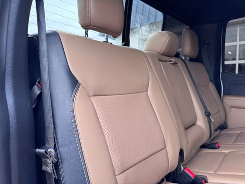 Used 2023 Ford F250 Lariat w/ Chrome Package image 14