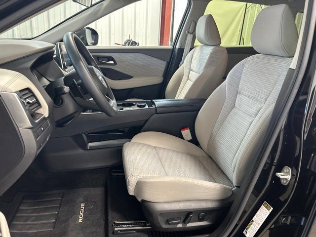 Used 2023 Nissan Rogue SV AWD/4WD image 13