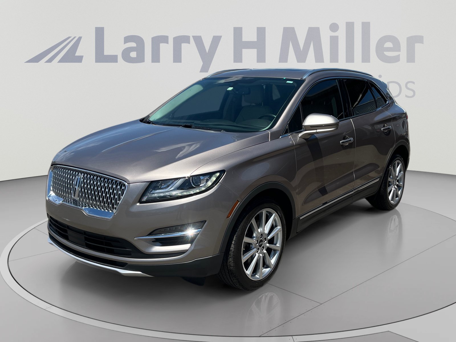 Used 2019 Lincoln MKC Reserve FWD image 1
