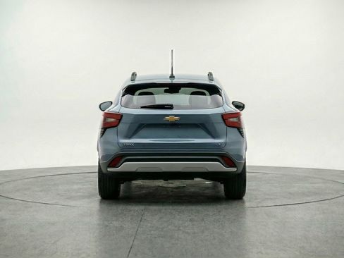 Used 2025 Chevrolet Trax LT w/ LT Convenience Package FWD image 7