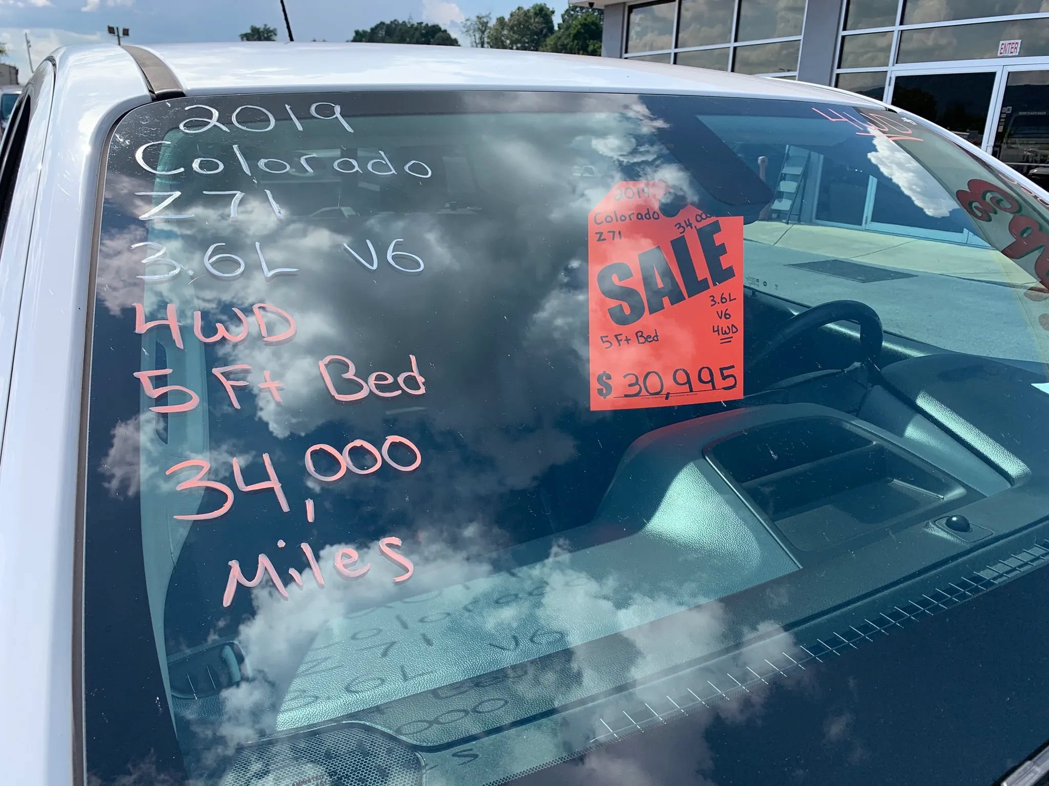Used 2019 Chevrolet Colorado Z71 AWD/4WD image 3