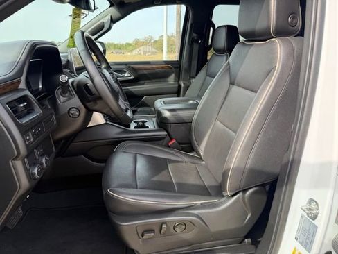 Used 2023 Chevrolet Suburban Premier image 13