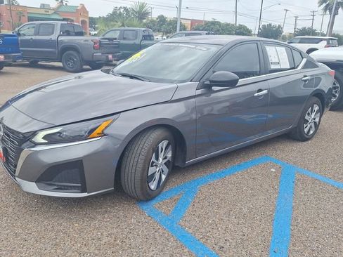 Used 2025 Nissan Altima 2.5 S FWD image 4