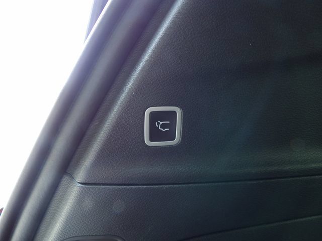 Used 2025 Chrysler Pacifica Select FWD image 11