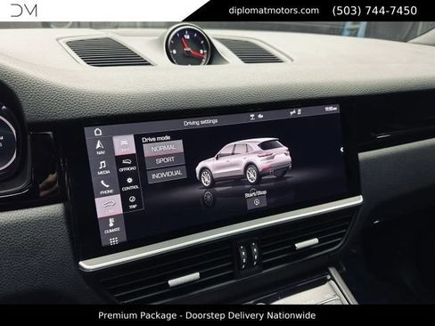Used 2020 Porsche Cayenne AWD/4WD image 34
