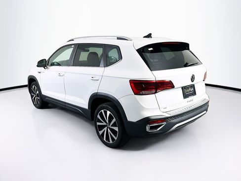Used 2024 Volkswagen Taos SE FWD image 5