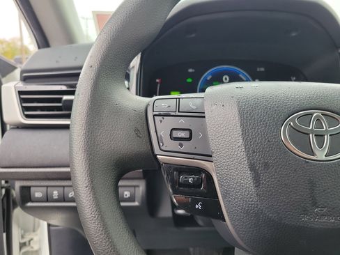 Used 2025 Toyota Camry LE image 22