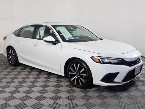 Used 2024 Honda Civic EX image 3