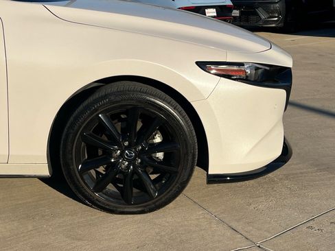 Used 2024 MAZDA MAZDA3 Hatchback w/Premium Plus Pkg image 8