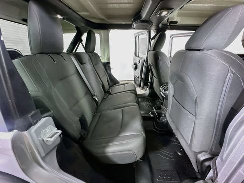 Used 2018 Jeep Wrangler Unlimited Sport S AWD/4WD image 11
