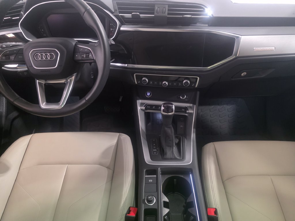 Certified 2025 Audi Q3 2.0T Premium w/ Convenience Package AWD/4WD image 13