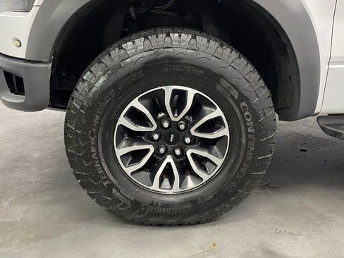 Used 2014 Ford F150 Raptor w/ Equipment Group 801A Luxury image 19