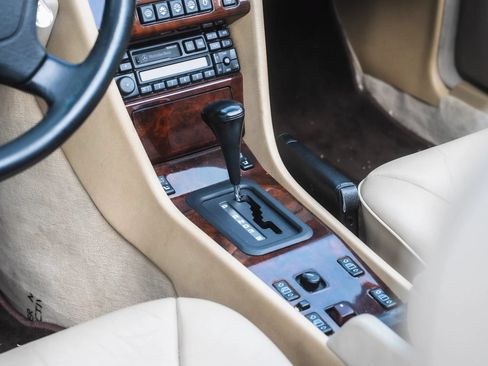 Used 1995 Mercedes-Benz E 320 Convertible image 16