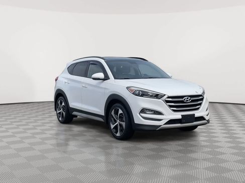 Used 2017 Hyundai Tucson Value FWD image 2