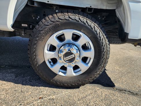 Used 2024 Ford F350 XLT image 10