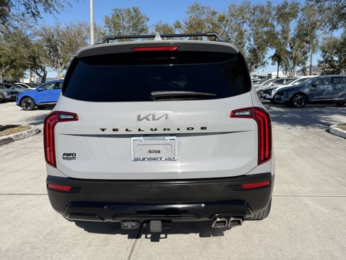 Certified 2022 Kia Telluride EX w/ EX Premium Package image 5