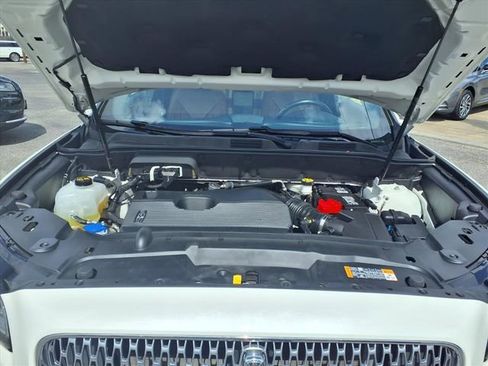 Certified 2020 Lincoln Nautilus Reserve image 3