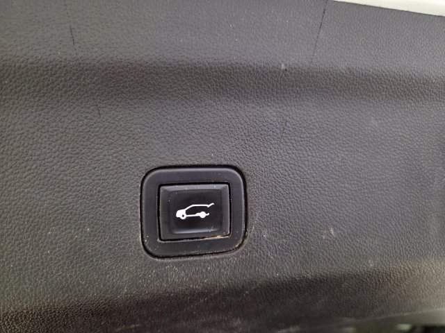 Used 2021 Chevrolet Suburban Premier w/ Premium Package RWD image 17