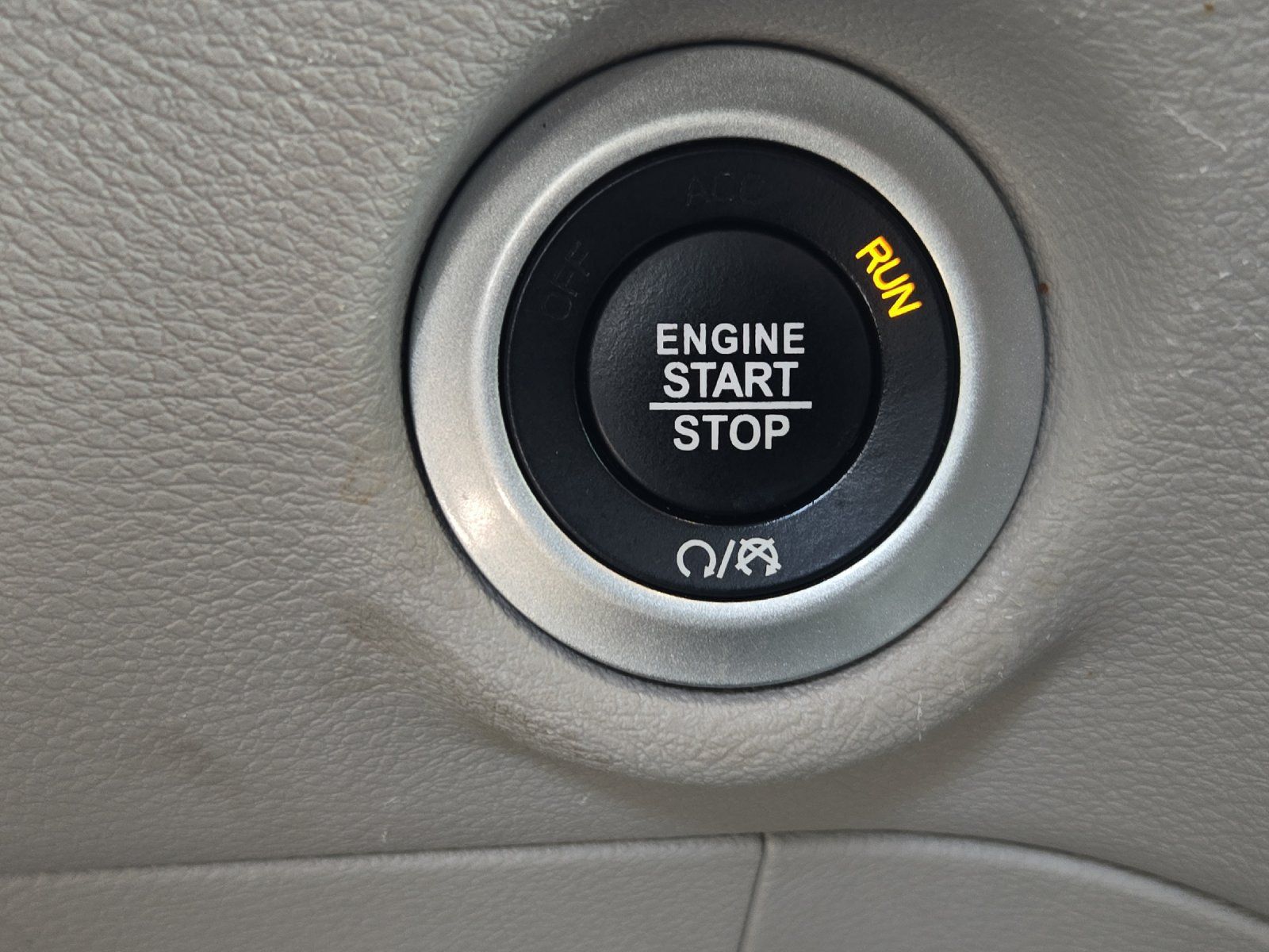Used 2024 Chrysler Pacifica Touring-L FWD image 21