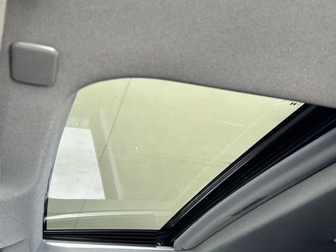 Used 2025 GMC Sierra 1500 SLT w/ SLT Premium Plus Package image 9