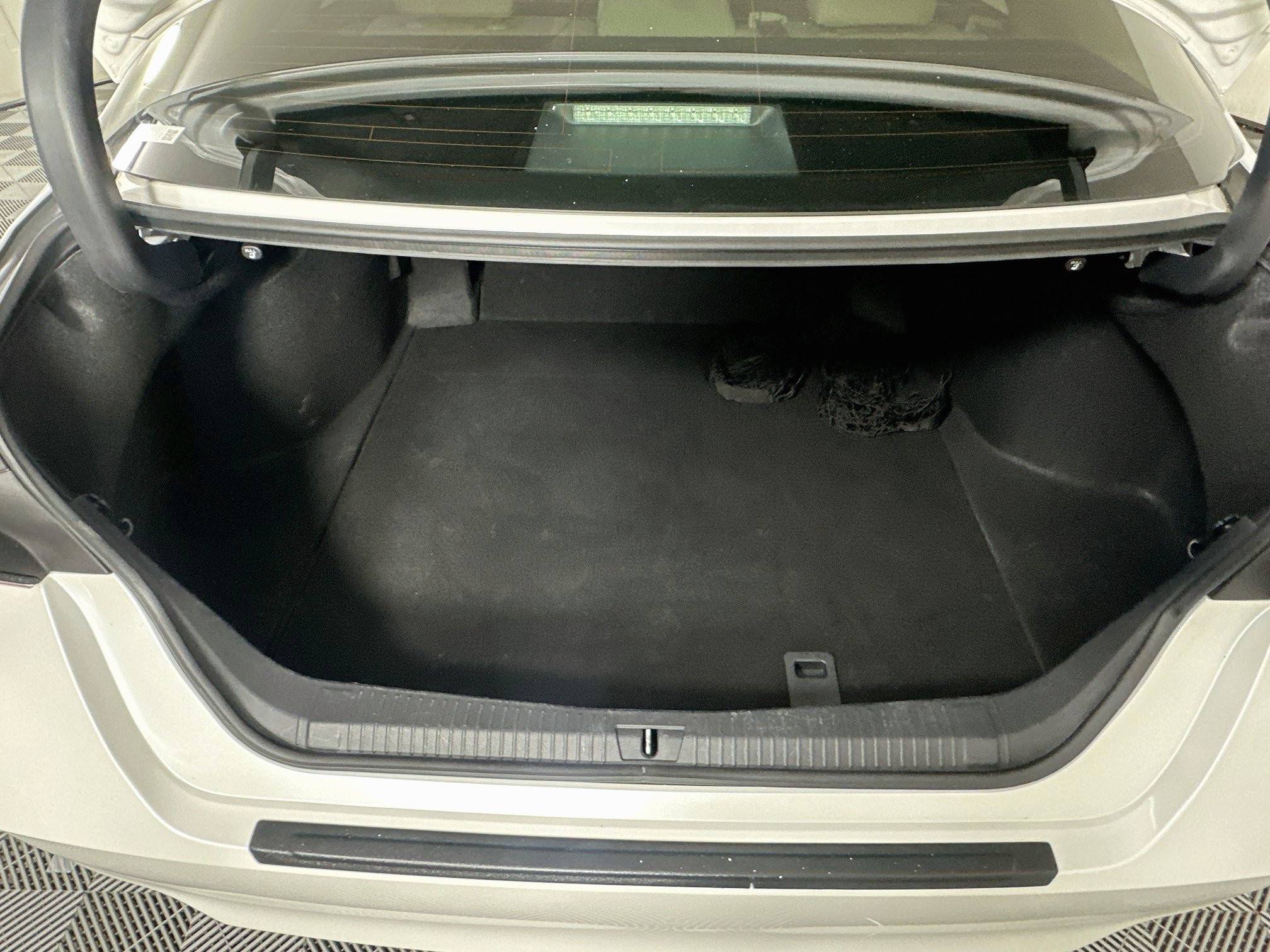 Used 2020 Toyota Avalon XLE w/ Moonroof Package FWD image 29