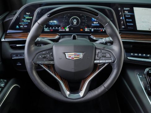 Used 2024 Cadillac Escalade Premium Luxury image 28