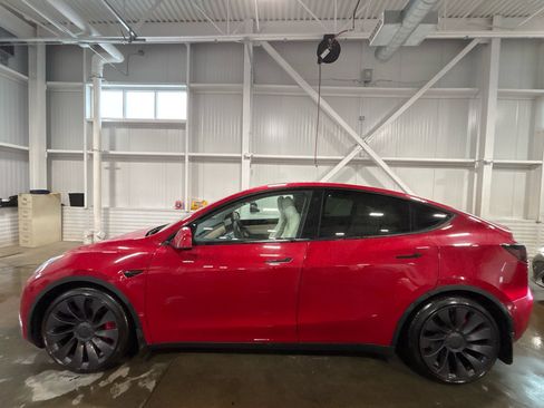 Used 2020 Tesla Model Y Performance image 2