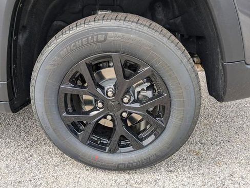 New 2026 Jeep Grand Cherokee Altitude AWD/4WD image 13