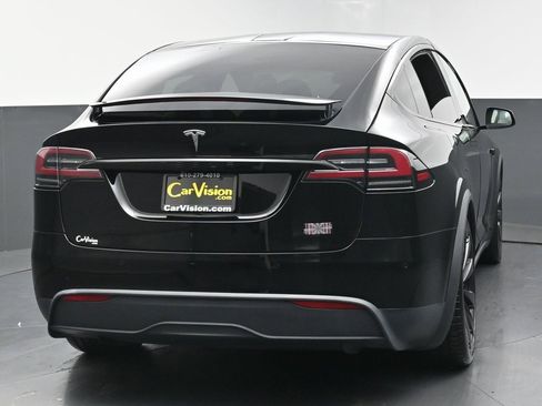 Used 2022 Tesla Model X Plaid image 3