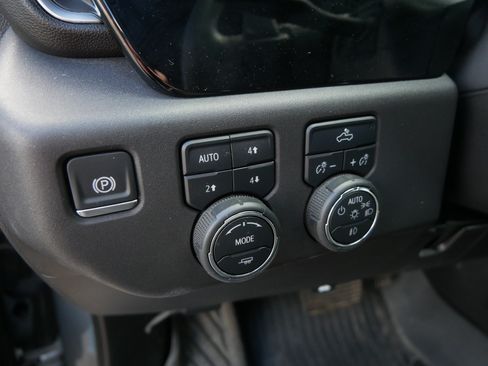 Used 2024 Chevrolet Silverado 1500 LT Trail Boss w/ Convenience Package II AWD/4WD image 24