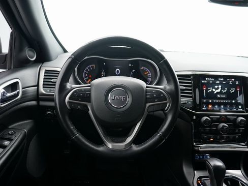 Used 2022 Jeep Grand Cherokee Laredo X image 16