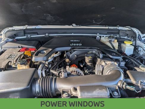 Used 2021 Jeep Gladiator Overland AWD/4WD image 14