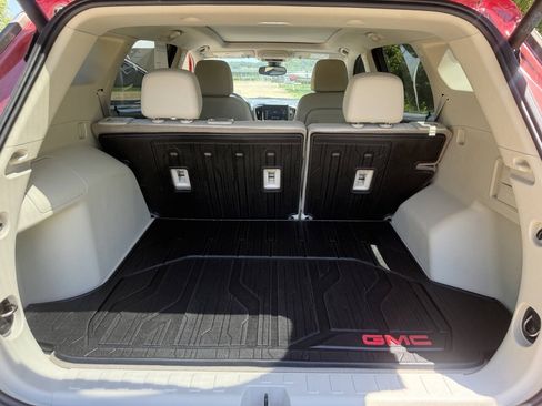 Used 2023 GMC Terrain Denali w/ Denali Premium Package AWD/4WD image 11
