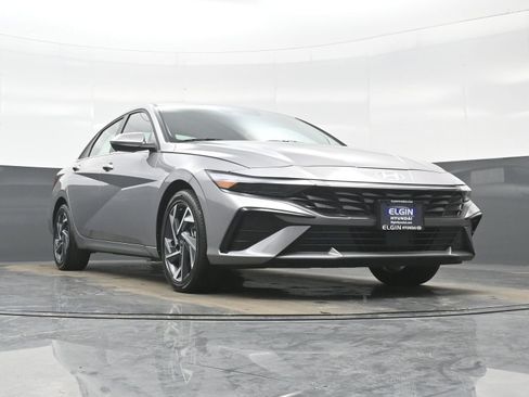 Used 2025 Hyundai Elantra Limited FWD image 32