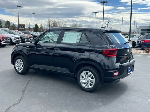 Certified 2026 Hyundai Venue SE image 11