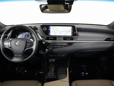 Certified 2020 Lexus ES 300h w/ Accessory Package FWD image 8