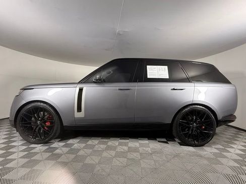 Used 2023 Land Rover Range Rover SV AWD/4WD image 3