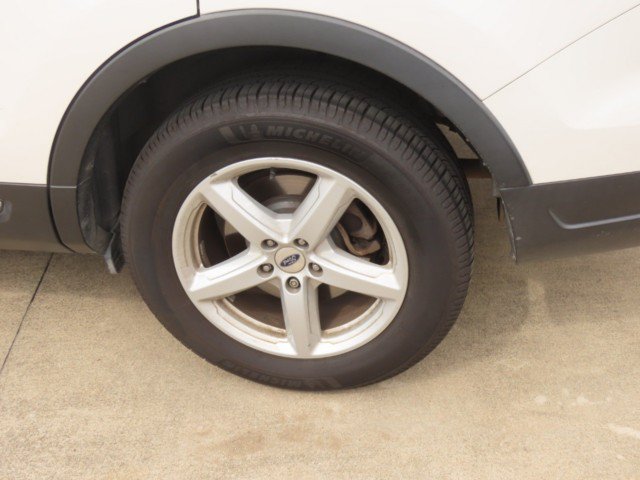 Used 2018 Ford Explorer XLT w/ Equipment Group 202A FWD image 16