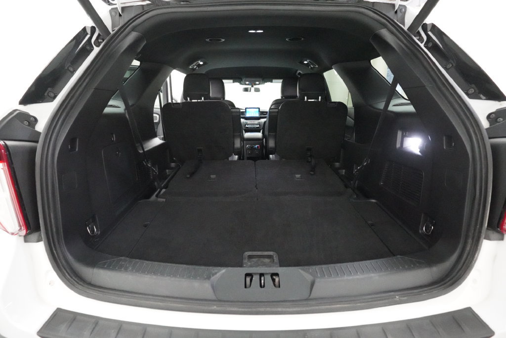 Used 2020 Ford Explorer XLT w/ Equipment Group 202A AWD/4WD image 10