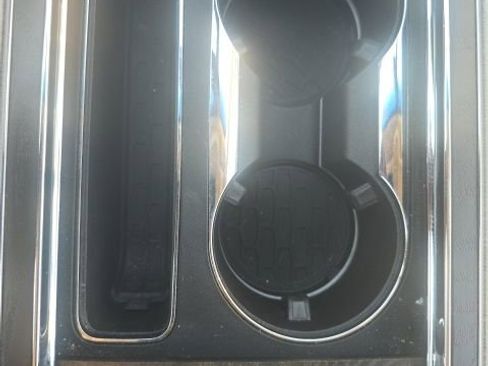 Used 2017 Lincoln Continental Select FWD image 19