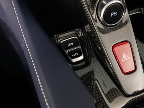 Certified 2020 Ferrari Portofino RWD image 29