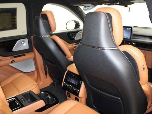 Used 2023 Lincoln Aviator Black Label w/ Dynamic Handling Package image 36