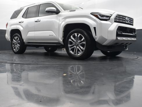 Used 2025 Toyota 4Runner Limited image 41