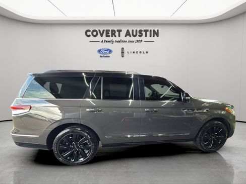 Used 2022 Lincoln Navigator Black Label AWD/4WD image 6