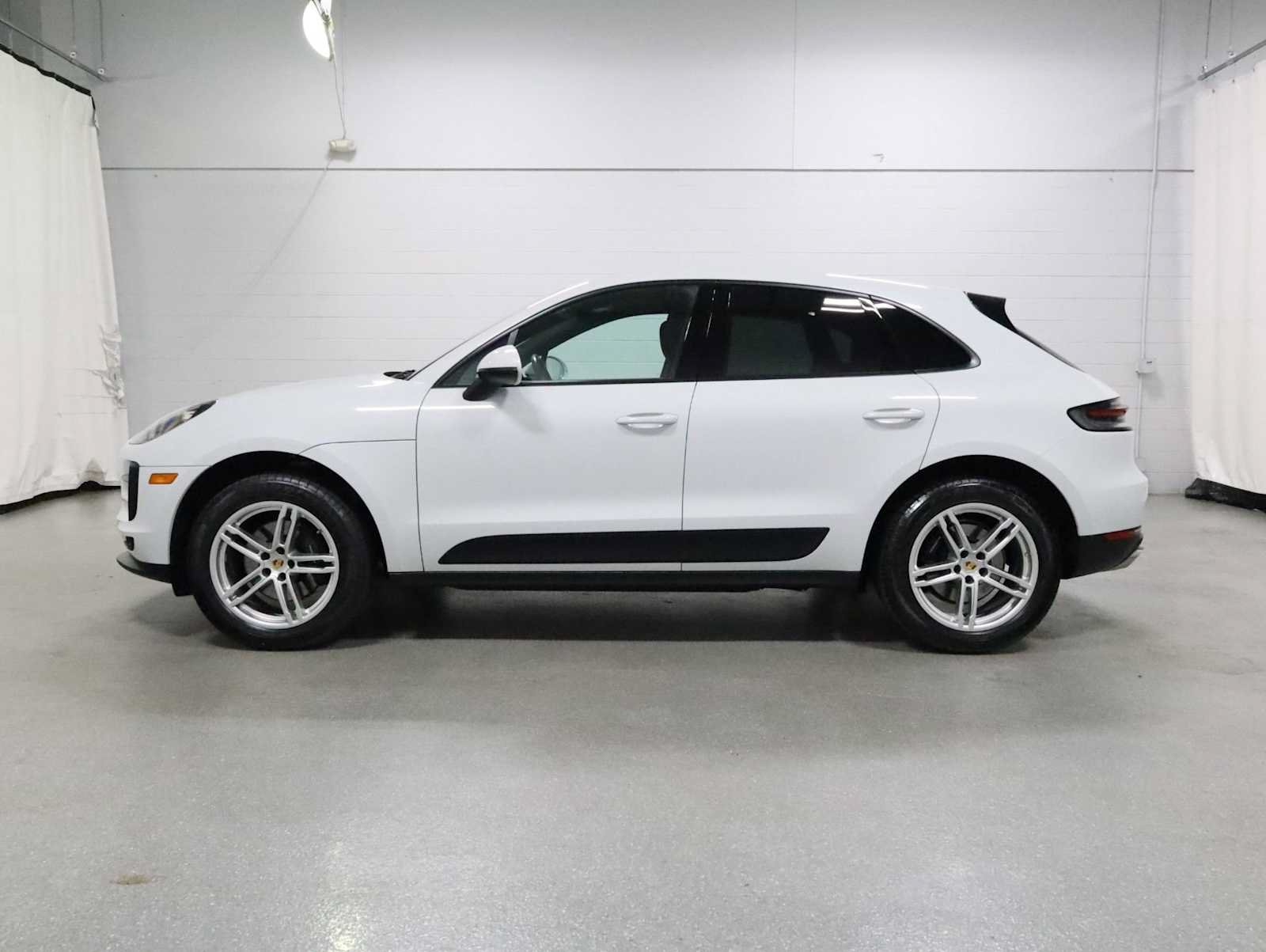 Used 2020 Porsche Macan AWD/4WD image 2