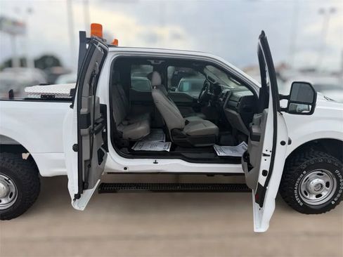 Used 2020 Ford F250 XL w/ Power Equipment Group AWD/4WD image 14