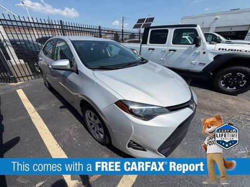 Used 2018 Toyota Corolla LE FWD image 2